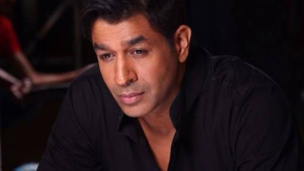 ২০১৬ সালে দক্ষিণী ছবি ‘জগ্গু দাদা’-তে কাজের সুযোগ পেয়ে যান তিনি। আত্মবিশ্বাস আরও গভীর হয় তাঁর। দ্বিতীয় ইনিংসের জন্য কোমর বেঁধে নেমে পড়েছিলেন রজত। ‘জগ্গু দাদা’-র পর ‘হোয়াইট’ নামে আরও একটি ছবি করেন তিনি। তারপর সলমন খানের ‘রাধে’ ছবিতে সুযোগ পেয়ে যান।