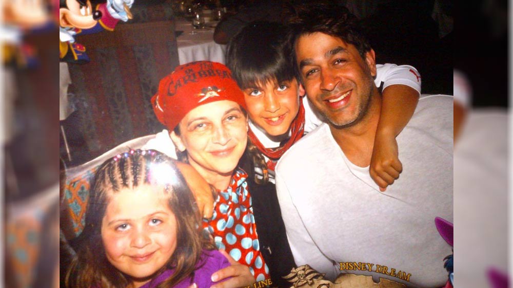 কানাডায় রিয়েল এস্টেট-এর ব্যবসা শুরু করেন। ব্যবসাতে প্রত্যাশিত সাফল্যও পান। কিন্তু বেশি দিন সেখানে মন বসাতে পারেননি। রজত ফের বলিউডে ফিরতে চাইছিলেন। এ বার ইন্ডাস্ট্রিতে ভাগ্য ফেরানোর প্রত্যাশায় নিজের নামও বদলে ফেলেন। নাম রাখেন রাজ সিংহ বেদী। রজতের বিশ্বাস ছিল, রাজ নামটি তাঁর দ্বিতীয় ইনিংস-এ সাফল্য এনে দেবে।