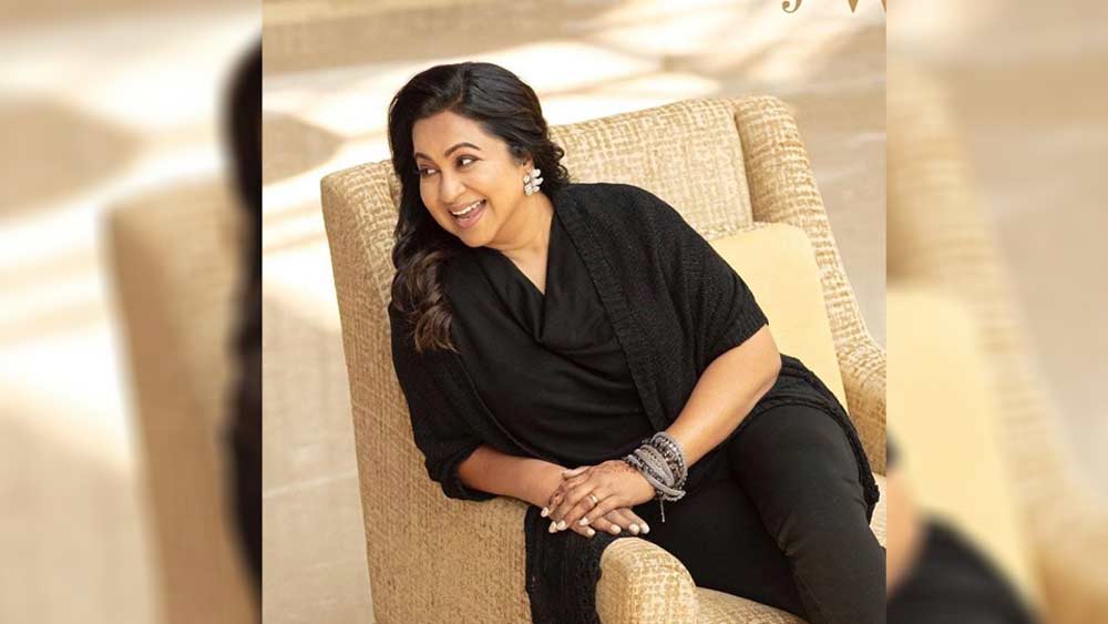 ১৯৯০ সালে ফের শিরোনামে উঠে আসেন রাধিকা। রিচার্ড হার্ডি নামে এক ব্রিটিশ নাগরিকের সঙ্গে বিয়ে হয় রাধিকার। মাত্র দু’বছরের মধ্যে সেই বিয়েও ভেঙে যায়। আর কারও সঙ্গে গাঁটছড়া বাঁধবেন না বলেই মনস্থির করে ফেলেছিলেন রাধিকা।