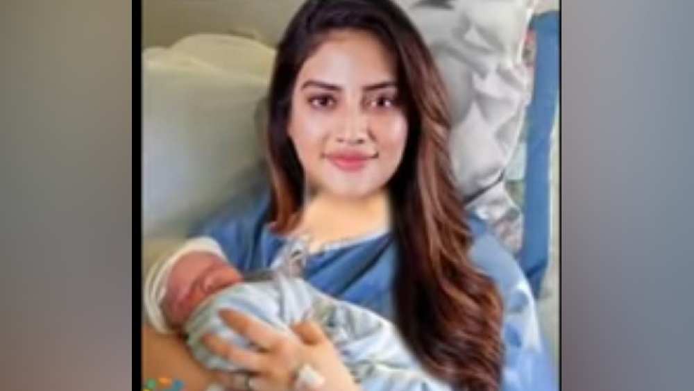 এই ছবি ঘুরপাক খাচ্ছে নেটমাধ্যমে।