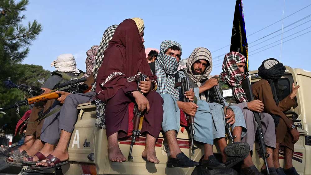 পাক সীমান্ত ঘেঁষা উত্তর-পূর্ব আফগানিস্তানের নানগরহর, নুরিস্তান, কুনার প্রদেশ আইএস-কের ঘাঁটি। রাজধানী জালালাবাদ-সহ নানগরহরের বেশ কিছু এলাকাতেই শিবির রয়েছে তাদের। এখানেই হানা দিয়েছে আমেরিকার ড্রোন।