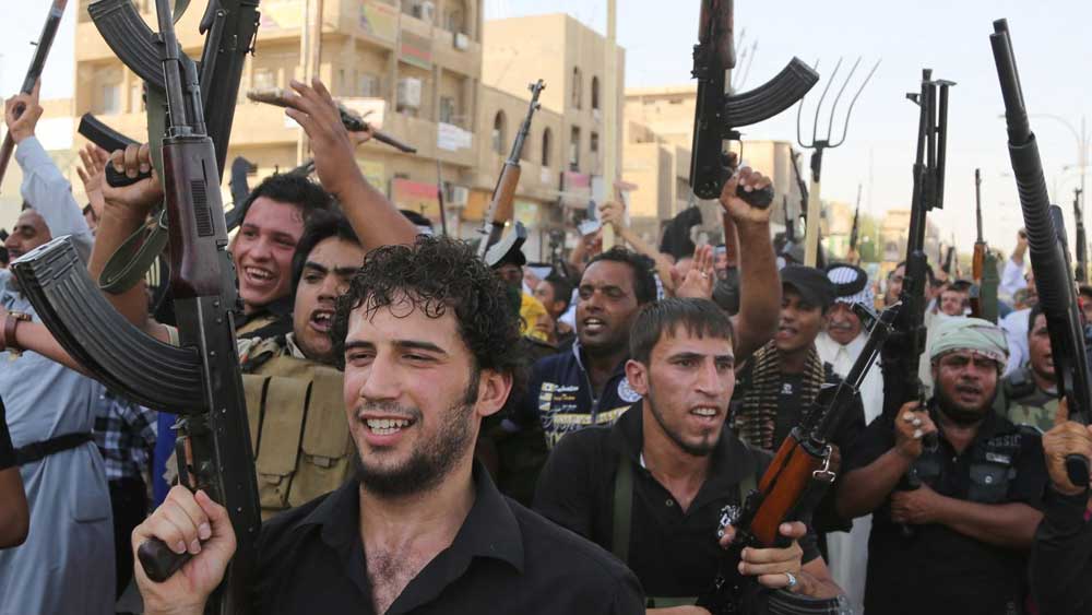 তালিবান এবং আইএস দু’টি সংগঠনই সুন্নি মুসলিম সংগঠন। কিন্তু তালিবান ইসলামের দেওবন্দি মতাদর্শের অনুসারি। আইএস অনুসরণ করে সালাফি মতবাদকে। সুফি মতবাদের কট্টর বিরোধী তারা।