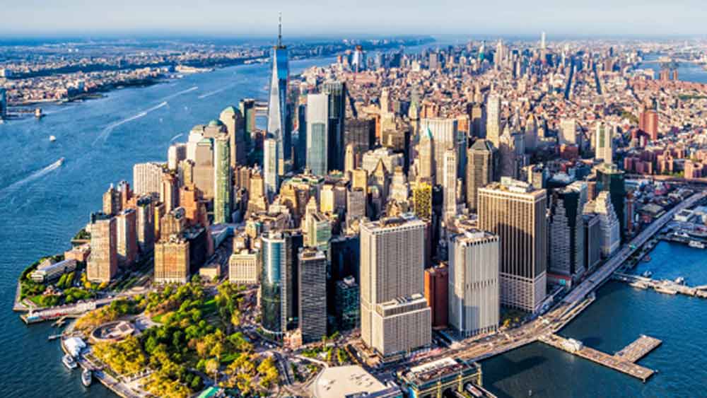 কিন্তু এই সমস্ত বহু পুরনো দুর্মূল্য ছবি নিউ ইয়র্কে রাখা সম্ভব হচ্ছিল না আর। বহু যত্নে রাখা সত্ত্বেও নিউ ইয়র্কের বদলে যাওয়া আবহাওয়া ছবিগুলিকে খারাপ করে দিচ্ছিল। ২০০১ সাল নাগাদ তাই সমস্ত ছবি নিয়ে চলে যাওয়া হয় দূরের একটি চুনাপাথরের খনিতে। ওই খনির ২২০ ফুট নীচে ছবির সংগ্রহশালা তৈরি করেন গেটস।