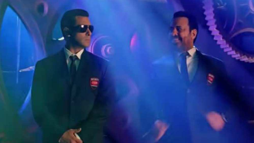 শেরা মনে করেন,  ‘বডিগার্ড’ ছবিতে সলমন তাঁর জন্যই অভিনয় করেছিলেন। এমনকি শেরার সংস্থার তকমা বসানো ব্লেজার পরেছিলেন তাঁর ‘মালিক’।  কিন্তু সলমনের বাকি দেহরক্ষীদের থেকে শেরা আলাদা কেন? তিনি বলেছিলেন, দীর্ঘ দিন একসঙ্গে থাকার ফলে সলমনের সঙ্গে তাঁর বোঝাপড়া খুবই ভাল। সলমন জানেন, শেরা কখনও তাঁর কথা অমান্য করবেন না।