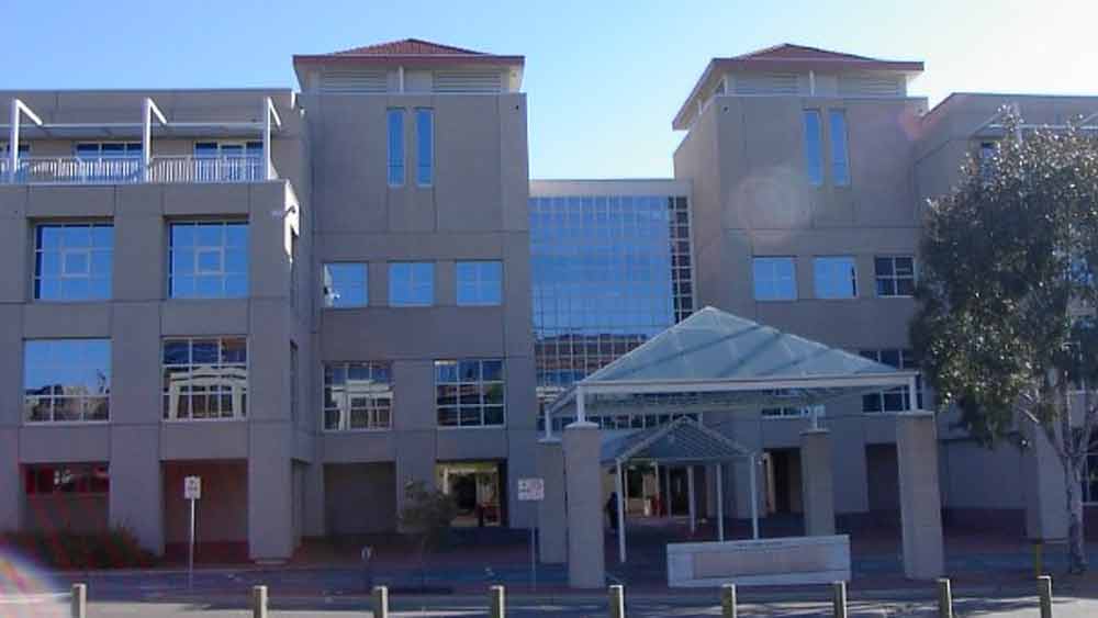 একই ভাবে অস্ট্রেলিয়ার নিরাপত্তার দায়িত্ব রয়েছে অস্ট্রেলিয়ান সিক্রেট ইনটেলিজেন্স সার্ভিস-এর উপর। যেটি ১৯৫২ সালে গড়ে উঠেছিল। কানাডার নিরাপত্তার দায়িত্বে রয়েছে সে দেশের গুপ্তচর সংস্থা কানাডিয়ান সিকিউরিটি ইন্টেলিজেন্স সার্ভিস। কানাডার এই গুপ্তচর সংস্থা ১৯৮৪ সালে গড়ে উঠেছিল।