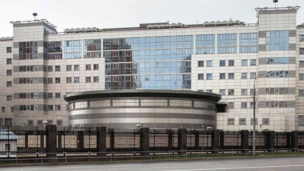 জিআরইউ (জেনারেল স্টাফ অব দ্য আর্মড ফোর্সেস অব দ্য রাশিয়ান ফেডারেশন): এর সদর দফতর মস্কো। ১৯৯২ সালে প্রতিষ্ঠিত হয়েছিল রাশিয়ার এই গুপ্তচর সংস্থা। রাশিয়ার সবচেয়ে বড় গুপ্তচর সংস্থা এটি।