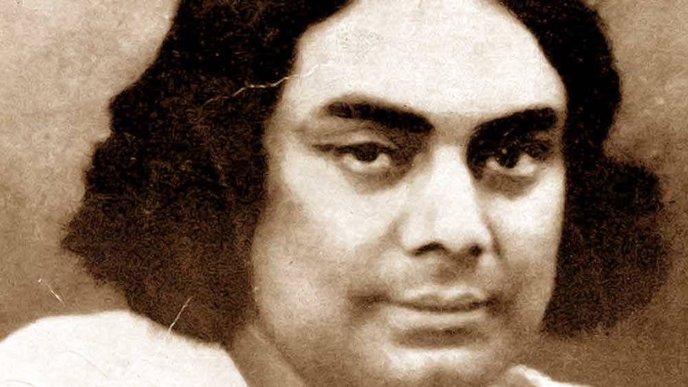 নজরুল বুঝতে পেরেছিলেন, যত ক্ষণ না মানুষ তার শ্রমদানের ক্ষেত্রে নিজের অংশীদারিকে প্রতিষ্ঠিত দেখতে পারেন, তত ক্ষণ তার অবমাননার শেষ নেই।