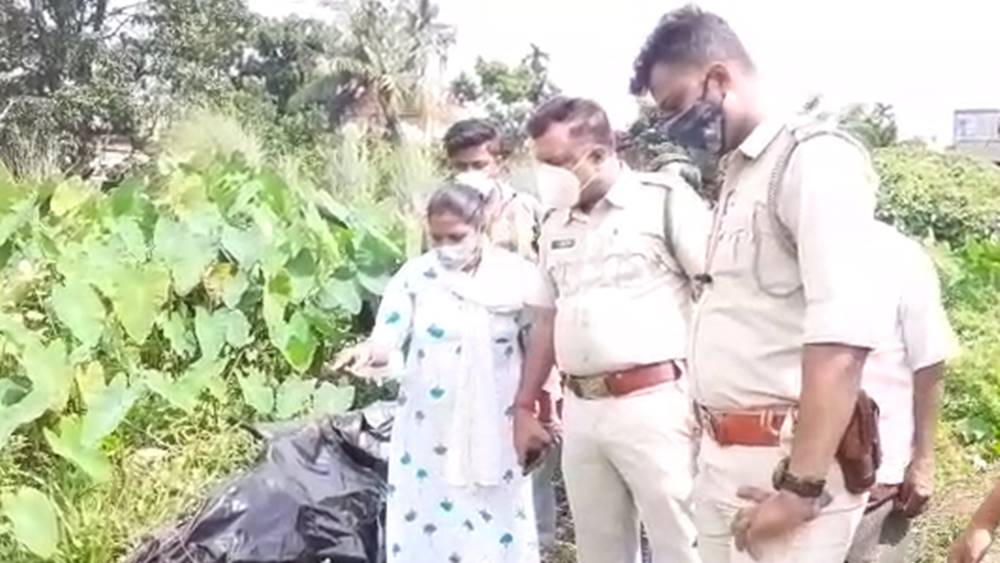 ঘটনাস্থলে পুলিশ।