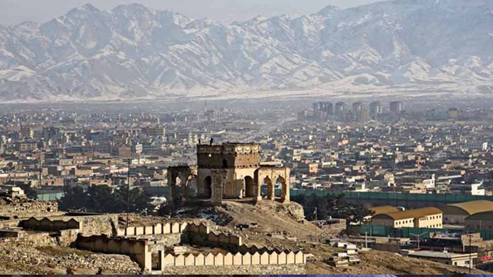 একদিন ঘর ছাড়লেন তাহিরাও। দিনের আলো ফোটার আগেই কাউকে না জানিয়ে নিজের প্রয়োজনীয় জিনিসটুকু নিয়ে বেরিয়ে এলেন। হেরট থেকে ট্যাক্সি নিয়ে সোজা কাবুল। সেখানেই রোকিয়ার সঙ্গে পরিচয় তাঁর।