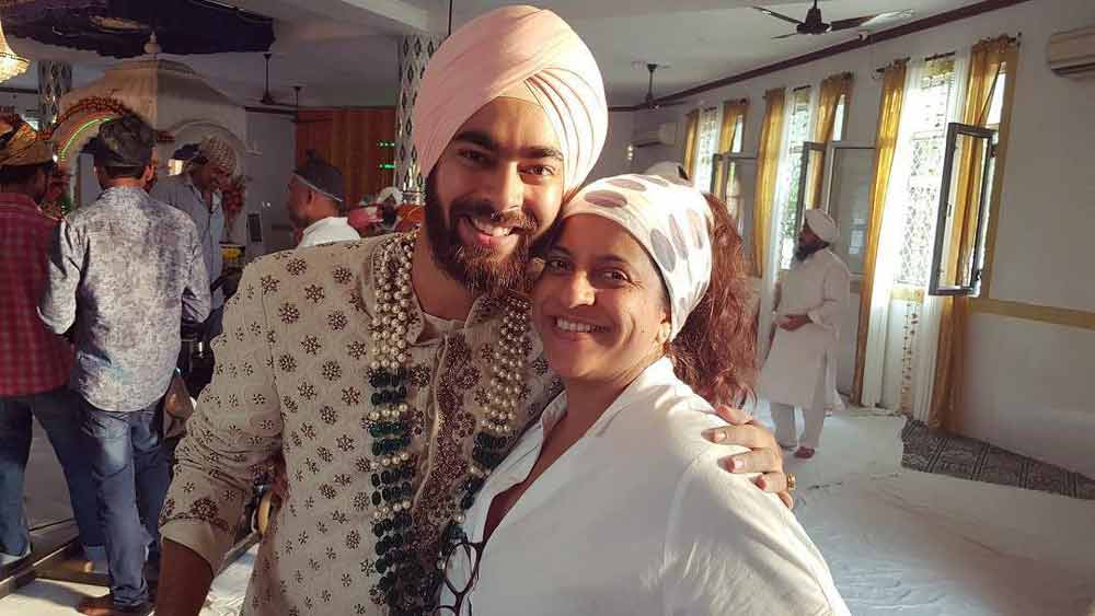 কিন্তু ওই ঘটনার পর মনজোৎ বুঝতে পেরেছিলেন অনুরাগীদের সঙ্গে সংযোগ বজায় রাখা কতটা জরুরি অভিনেতাদের জন্য।