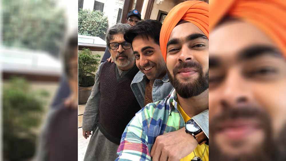 ইন্ডাস্ট্রির সিনিয়ররা এবং বন্ধুরা অনুরাগীদের কাছে নিজের ভাবমূর্তি বজায় রাখার জন্য নেটমাধ্যমের সাহায্য নেওয়ার উপদেশ দিয়েছিলেন।