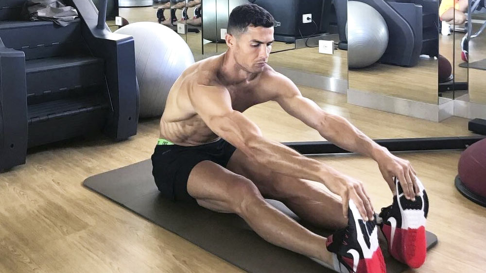 এর পর রোনাল্ডোর খাদ্যতালিকায় থাকে ফল এবং অ্যাভাকাডো, সঙ্গে পাউরুটি। রাতের খাবারের আগে রোনাল্ডো খান সোর্ড মাছ এবং ফল। রাতের খাবারে থাকে মাংস এবং স্কুইড। 