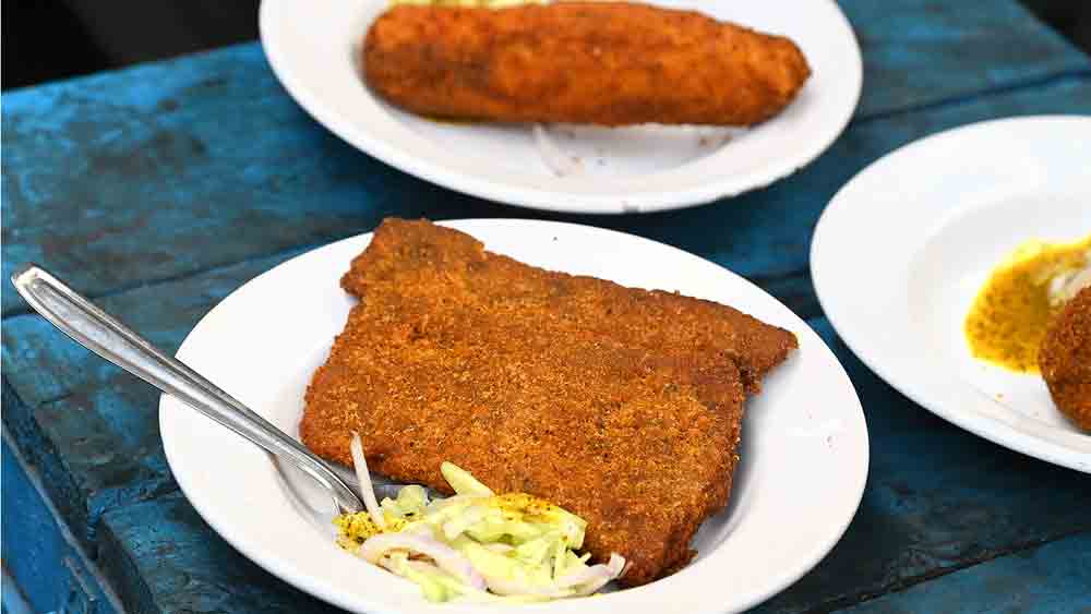 ক্রিস্পি ফিশ ফ্রাই আর কাসুন্দি।