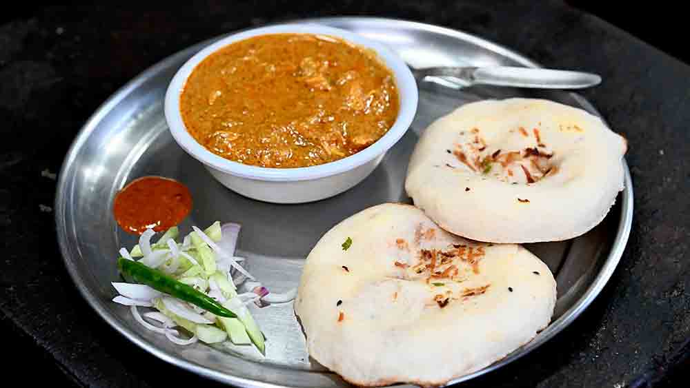 কুলচা ও চিকেন ভর্তা।