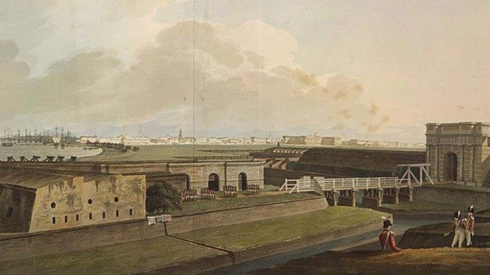 কিন্তু সেই সমাধিস্থানের জমিও দ্রুত ভরে গেল। ১৭৬৭ খ্রিস্টাব্দে স্থানাভাবে বন্ধ করে দিতে হল গোরস্থান। সে বছরই ২৫ অগস্ট নতুন সমাধিক্ষেত্র শুরু হল তৎকালীন মরাঠা ডিচ বা মরাঠা খালের কাছে। গোরস্থান লাগোয়া রাস্তার নামই হয়ে গেল ‘বেরিয়াল গ্রাউন্ড রোড’। স্থানীয় নাম অবশ্য ছিল বাদামতলা। রাস্তার দু’পাশে অসংখ্য বাদামগাছ ছিল নামকরণের কারণ। নতুন ফোর্ট উইলিয়ামের উল্টোদিক থেকে শুরু হয়ে সোজা দক্ষিণ পূর্ব হয়ে মরাঠা ডিচ পর্যন্ত চলে গিয়েছিল এই রাজপথ। বেঙ্গল অ্যান্ড আগরা ডিরেক্টরি ১৮৫০ অনুযায়ী এর নাম ছিল ‘গোরস্থান কা রাস্তা’।