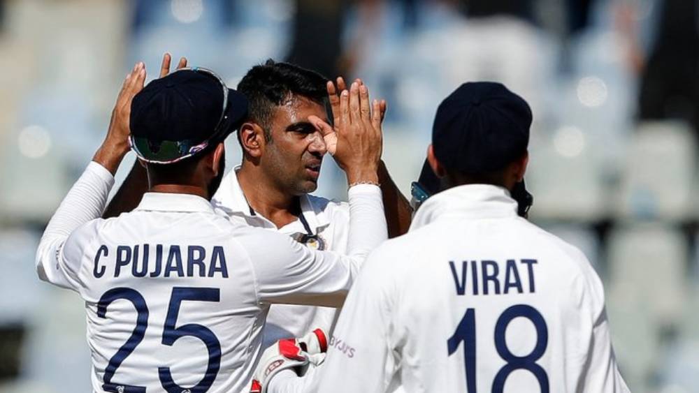 সরাসরি: নিউজিল্যান্ডকে ধাক্কা অশ্বিনের, ১৩ রানে প্রথম উইকেটের পতন