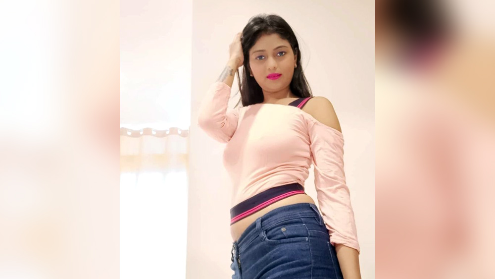 তিনি নিজে অবশ্য রাজ কুন্দ্রার সংস্থার নাম করেননি। তবে বলেছেন, কাজের জন্য ডাক পেয়ে মুম্বইয়ের একটি প্রযোজনা সংস্থার দফতরেই ভয়াবহ অভিজ্ঞতা হয় তাঁর।