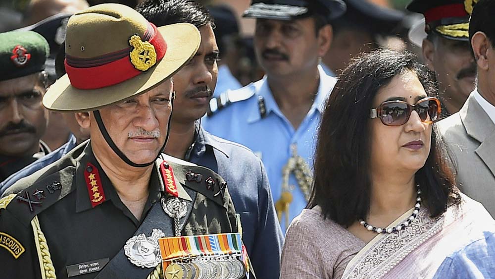 মধুলিকা রাওয়ত যুক্ত ছিলেন আরও একটি সংগঠনের সঙ্গে। সেটি ভারতের অন্যতম বড় স্বেচ্ছাসেবী সংগঠন ‘আর্মি ওয়াইভস ওয়েলফেয়ার অ্যাসোসিয়েশন’।