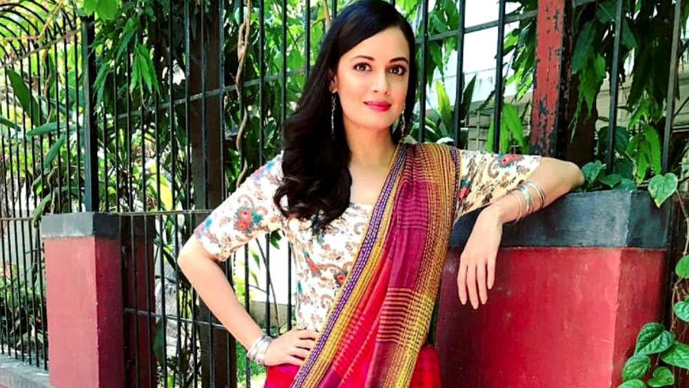 দেশে একদিকে যখন খরার শিকার হয়ে আত্মহত্যা করছেন চাষিরা, তখন দোল উপলক্ষে জলের অপব্যবহার করা নিয়ে সরব হয়েছিলেন অভিনেত্রী। নেট মাধ্যমে তাঁর সেই বক্তব্য তীব্র সমালোচনার শিকার হয়। অভিনেত্রী বাধ্য হন ক্ষমা চাইতে। তবে সেই সঙ্গে এ কথাও জানান, এর সঙ্গে কোনও বিশেষ ধর্মের প্রতি তাঁর বিরাগের কোনও সম্পর্ক নেই। বরং ধর্ম নিরপেক্ষতা নিয়ে বারবার সরব হয়েছেন দিয়া। বিজেপির আনা সংশোধিত নাগরিকত্ব আইন বা সিএএ-র বিরোধিতা করেছেন প্রকাশ্যেই। সমালোচিতও হয়েছেন।