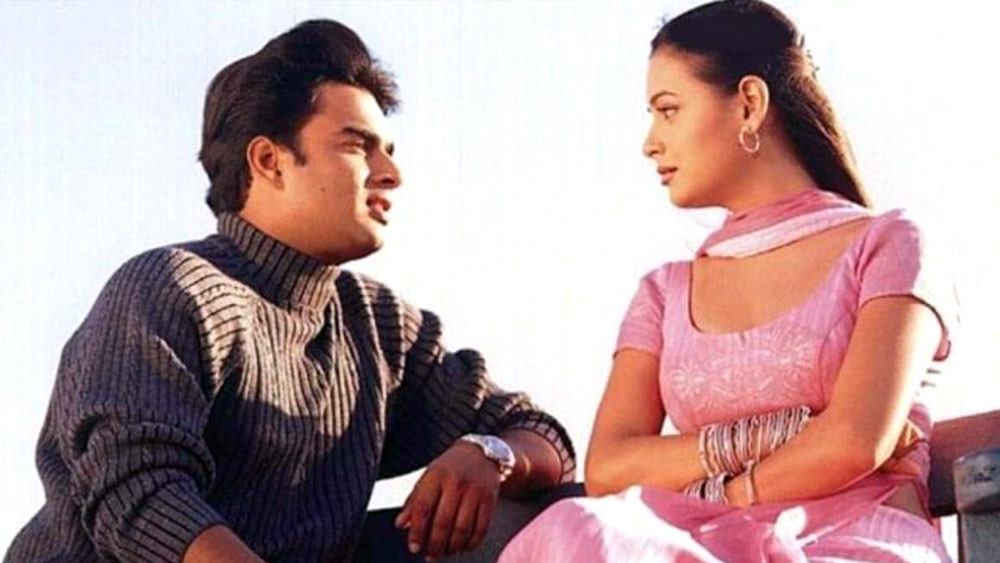 ‘রেহনা হ্যায় তেরে দিল মে’ ছবির মাধ্যমে বলিউডে আত্মপ্রকাশ করেন দিয়া।