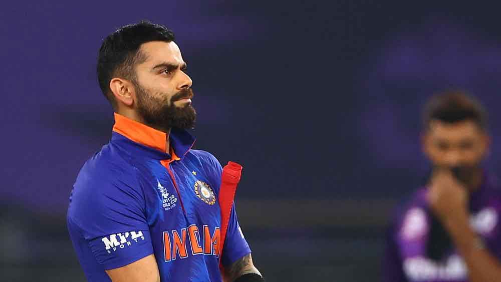 এই বছর এক দিনের ক্রিকেটে আইসিসি-র ব্যাটারদের ক্রমতালিকায় শীর্ষ স্থান থেকে নেমে যান কোহলী। এখন তিনি দুই নম্বরে রয়েছেন। শীর্ষে পাকিস্তানের অধিনায়ক বাবর আজম।