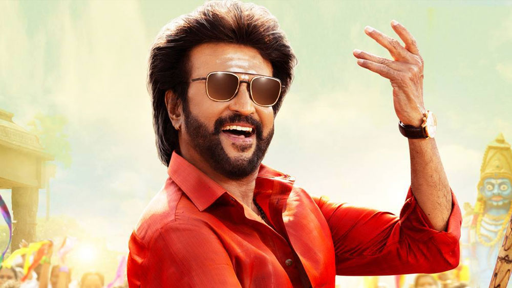 বেঙ্গালুরুর এক মরাঠি পরিবারে জন্মেছিলেন রজনীকান্ত অর্থাৎ শিবাজিরাও গায়কোয়াড়। সালটা ১৯৫০। সংসারের কাজে সারা দিন ব্যস্ত থাকতেন তাঁর মা। বাবা রামোজিরাও গায়কো়য়াড় ছিলেন পুলিশ কনস্টেবল।