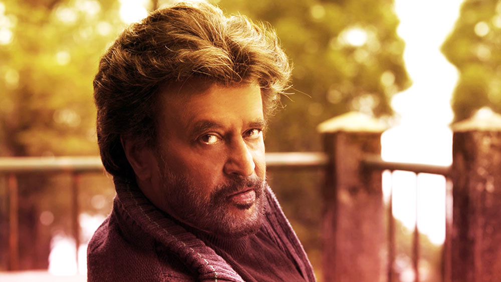 কন্ডাক্টর হিসাবে যাত্রীদের মধ্যে কম জনপ্রিয় ছিলেন না রজনী। বাসে ওঠার পর যাত্রীদের থেকে টিকিট চাওয়ার সময় নিজের অদ্ভুত ভঙ্গিমায় তাঁদের মুখে হাসি ফুটিয়ে তুলতেন তিনি। 