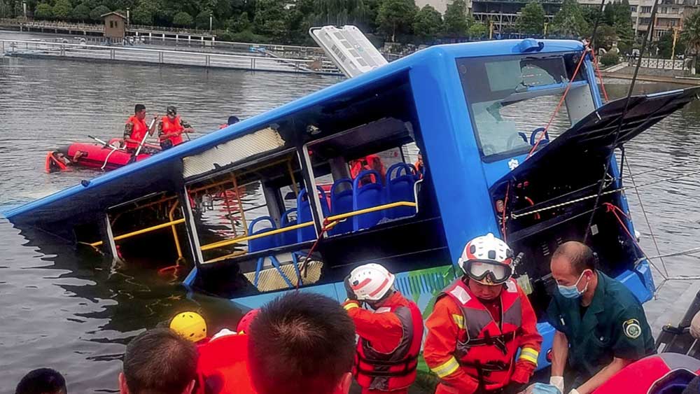 তৃতীয় ঘটনা ঘটে বিমান দুর্ঘটনার তিন বছর পর ১৯৬৬ সালে। বাসে সফর করছিলেন ফ্রানে। চাকা খুলে বাসটি নদীতে ডুবে যায়। যাত্রী অল্পই ছিলেন। তাঁদের মধ্যে ৪ জন ডুবে মারা যান। সৌভাগ্যবশত ফ্রানে সাঁতার জানতেন। তিনি সাঁতরে পাড়ে ওঠেন। সে বারও তিনি বিশেষ জখম হননি।