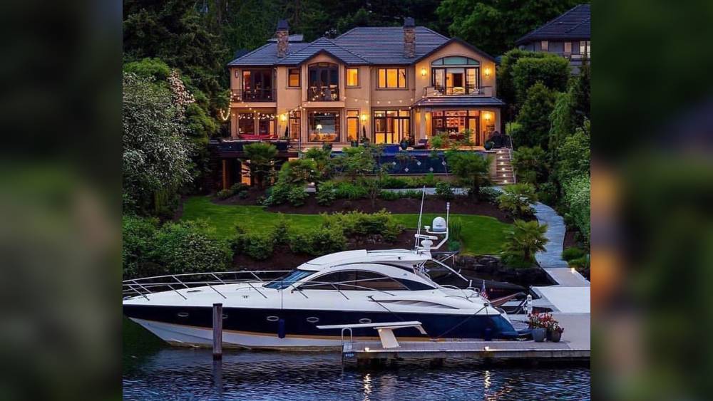 ১১ লক্ষ ১০ হাজার ডলার জিতেছিলেন লটারিতে। এক দিনে কোটিপতি। লটারির টাকায় দু’টি বিরাট বাড়ি আর একটি বিলাসবহুল নৌকা কিনেছিলেন ফ্রানে। 