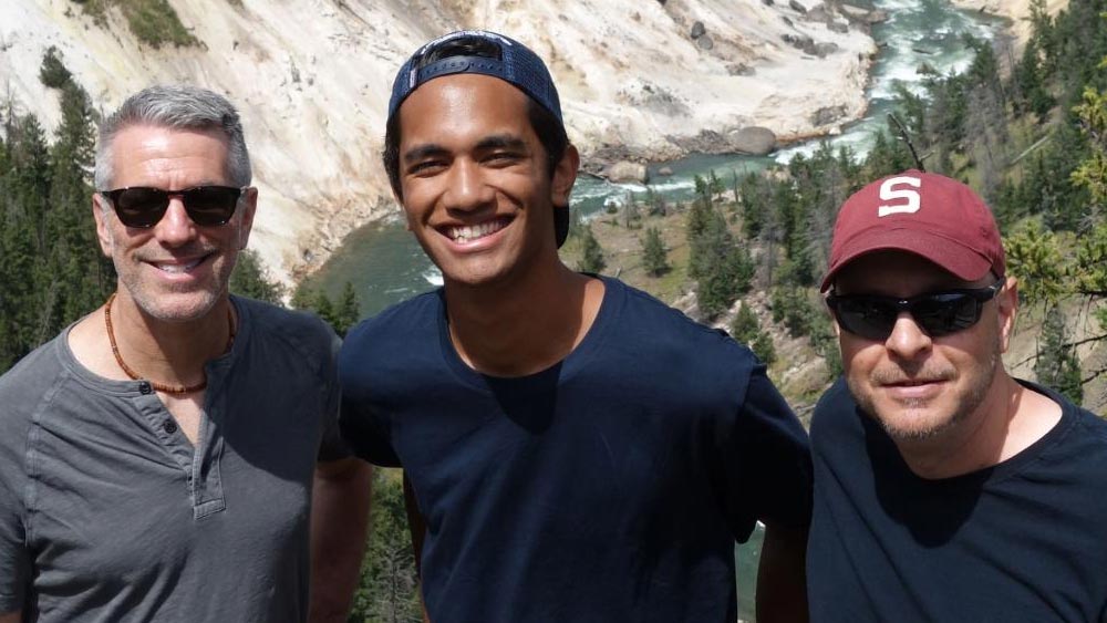 কেভিন বড় হয়েছে। কলেজে পড়ছে। একুশের তরুণ। 