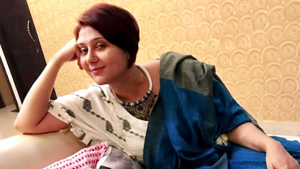 ১৯৮০ সালে কলকাতায় জন্ম। একাধিক ইংরেজি মাধ্যম বেসরকারি স্কুলে পড়েছেন। যাদবপুর বিশ্ববিদ্যালয়ে ইতিহাস নিয়ে পড়াশোনা শেষ করেছেন।