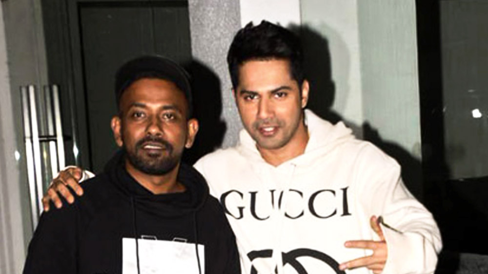 বলিউডের গানের দৃশ্যের নেপথ্য নাচিয়েদের একজন হয়ে কেরিয়ার শুরু করেছিলেন। আর এখন ইতিমধ্যেই পাঁচটি সিনেমায় মূলচরিত্রে অভিনয় করে ফেলেছেন ধর্মেশ। একটি ছবিতে আবার তাঁর সহ-অভিনেতা ছিলেন বরুণ ধবন এবং শ্রদ্ধা কপূর। 