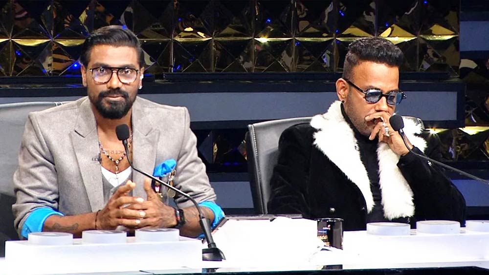 তবে সিনেমার মূল চরিত্রে অভিনয়ের স্বপ্নপূরণ হয় আরও কয়ক বছর পর। ‘এবিসিডি’ বা ‘এনিবডি ক্যান ডান্স’ ছবিতে তাঁকে একটি গুরুত্বপূর্ণ চরিত্রে অভিনয়ের সুযোগ করে দেন রেমো ডিসুজা। ছবিটি বক্সঅফিসে দারুণ সফল হয়। ওই ছবি থেকে পাওয়া টাকায় পরিবারের জন্য বিপুল অর্থ ব্যয় করে একটি বাড়ি কেনেন ধর্মেশ। 