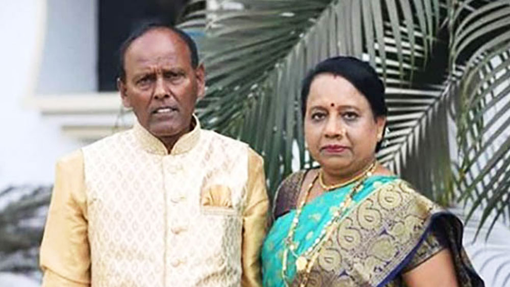 ধর্মেশ জানিয়েছেন, বাবাকে অনেকবার কাজ বন্ধ করতে বলেছেন তিনি। কিন্তু তিনি রাজি হননি। আসলে শিকড়কে ভুলে যেতে চাননি। 