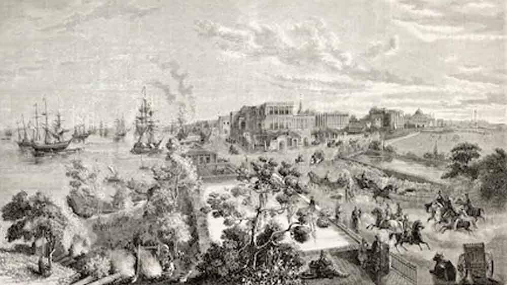 এই চিত্তেশ্বরী মন্দির লাগোয়া অংশই চিৎপুর এবং মন্দিরে যাওয়ার পথ হল চিৎপুর রোড। এই মত সমর্থন করেন অধিকাংশ কলকাতা-গবেষক। তবে এর বাইরে কেউ কেউ আবার বলেন, চিৎপুর হল চিত্রপুরের অপভ্রংশ। এখানে চিত্রিত সুতির শাড়ি বোনা হত। বণিক সম্প্রদায় শেঠ ও বসাকদের মধ্যে সে শাড়ির চাহিদা ছিল আকাশছোঁয়া।