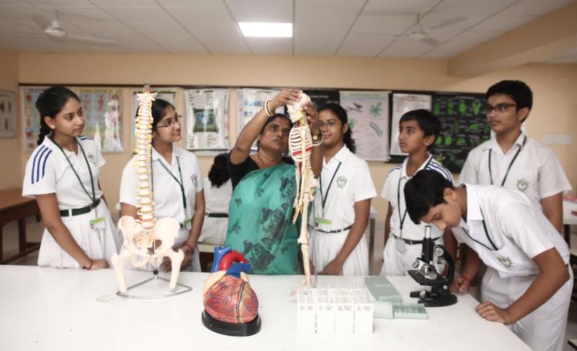 জীববিদ্যার ল্যাব