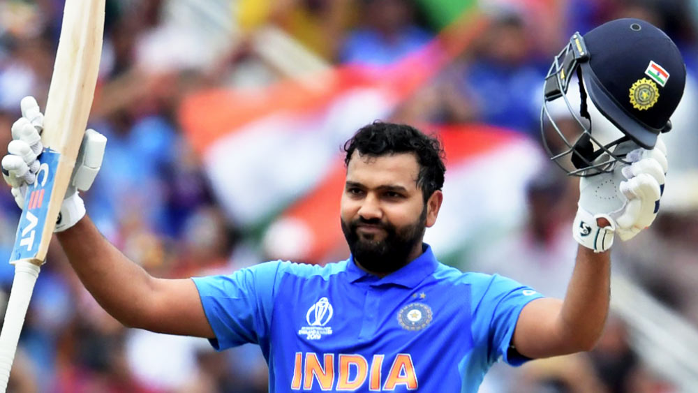 টেস্ট ক্রিকেটে রোহিতের রান ৩০৪৭। এক দিনের ক্রিকেটে তিনি করেছেন ৯২০৫ রান। টি-টোয়েন্টি ক্রিকেটে তিনি করেছেন ৩১৯৭ রান।