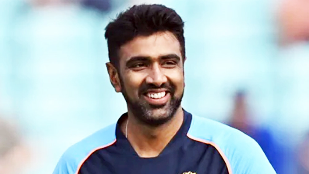 ভারতীয় বোলারদের মধ্যে উইকেটের বিচারে তিন নম্বরে অশ্বিন। তিনি নিয়েছেন ৪২৭টি উইকেট। অনিল কুম্বলে এবং কপিল দেবের পরেই রয়েছেন তিনি।