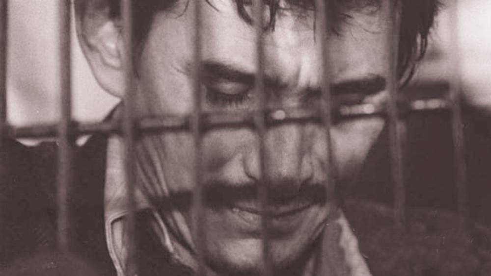 দেওয়াল ফুটো করার যন্ত্র বা ড্রিল মেশিন দিয়ে মাথায় ওই গর্ত করা হয়েছে বলে অনুমান করেছিলেন বিশেষজ্ঞরা। পুরোপুরি মেরে ফেলার আগে অমানুষিক অত্যাচার করা হয়েছিল কিকির উপর। এই খুনের দায় এসে পড়ে গালার্দোর উপর।