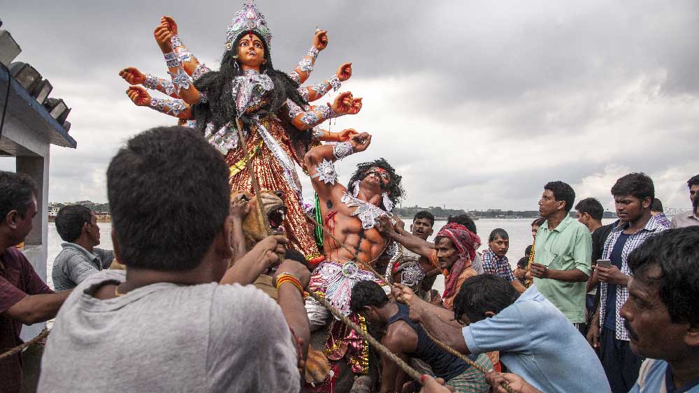 গঙ্গায় ভাসান।