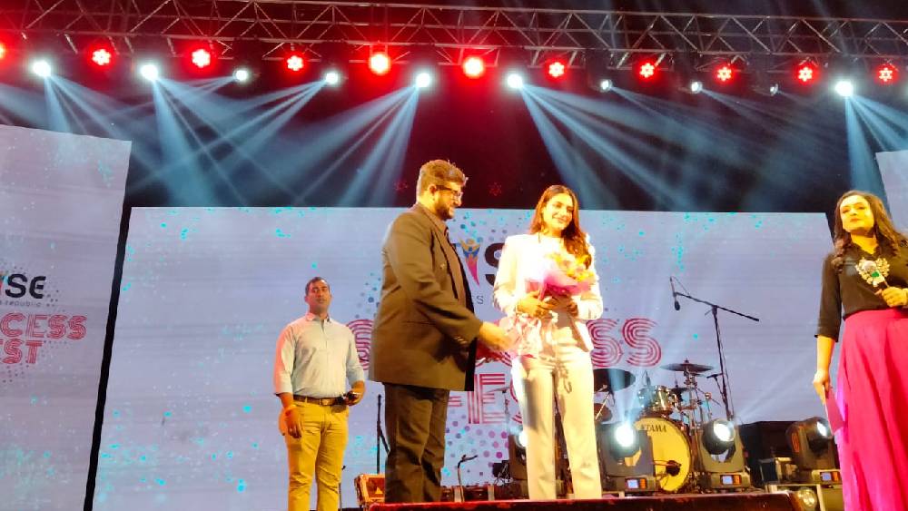  ‘মার্লিন রাইজ’-এর উদ্যোগের প্রশংসায় পঞ্চমুখ নুসরত।