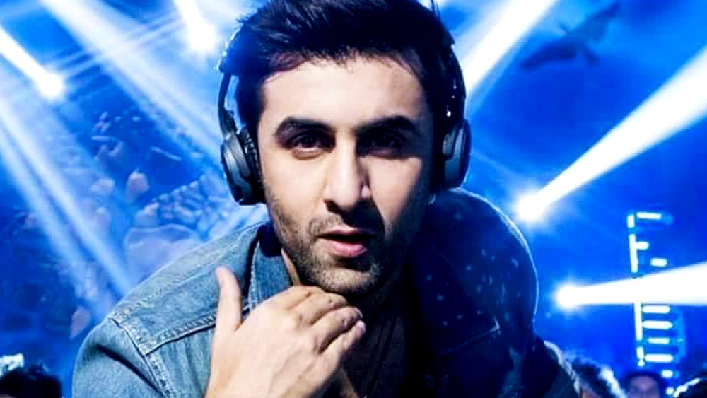 এমনই জোরালো সেই ভয় যে হলিউডে একটি ব্লকবাস্টার ছবিতে অভিনয়ের প্রস্তাব পেয়েও তা করতে চাননি তিনি।