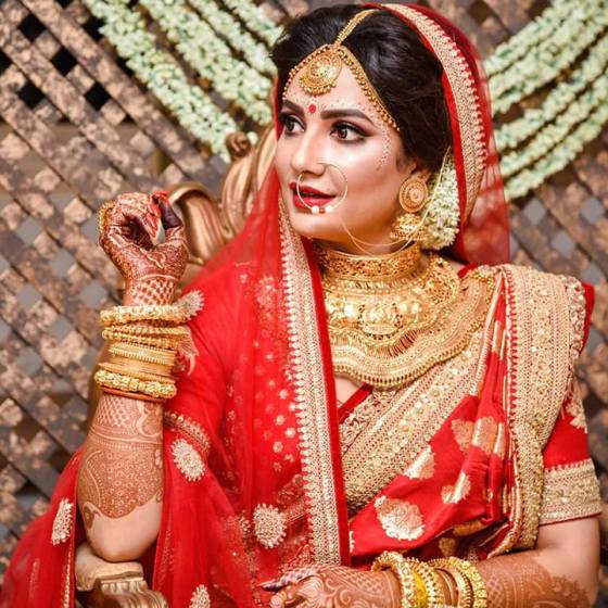 বিয়েতে ভারী বেনারসি কিনেছেন? সেই শাড়ির যত্ন নেবেন কী ভাবে 