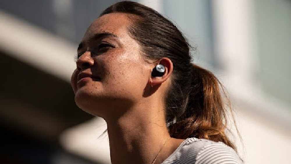 অতিরিক্ত ইয়ারফোনের ব্যবহার সমস্যাও ডেকে আনতে পারে। 