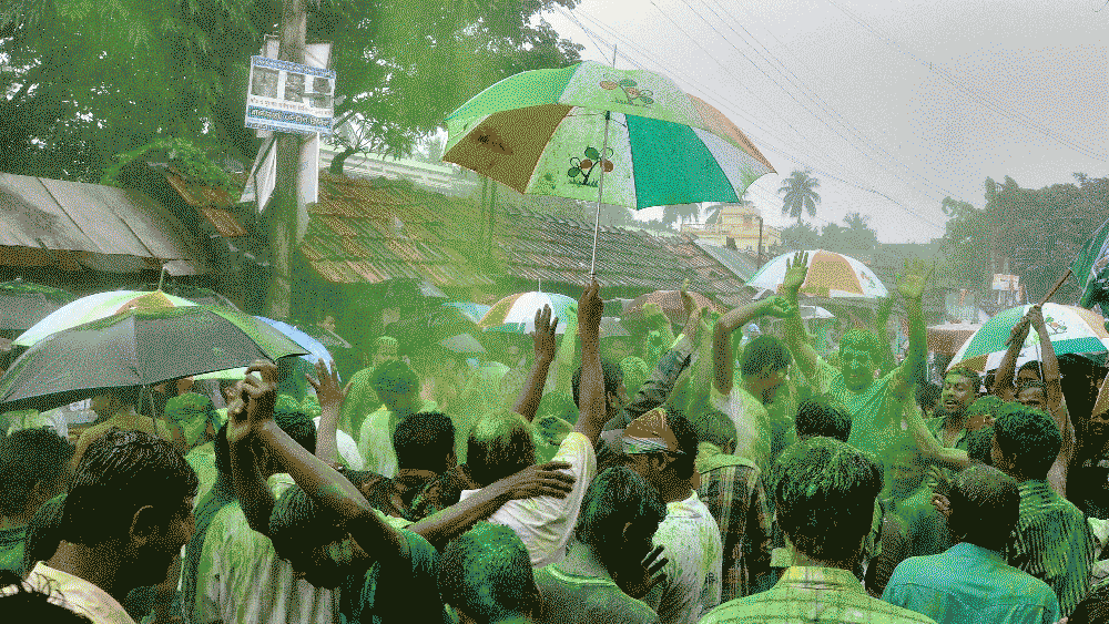সরাসরি: শোভন-জায়া রত্না এগিয়ে, জয়ী ক্ষিতি-কন্যা বসুন্ধরা, লড়াইয়ে প্রদীপ-পুত্র সজল