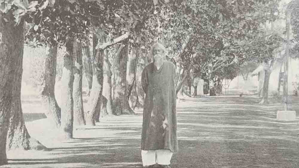 ৭ পৌষ, বিশ্বকবির স্বপ্নের বিশ্বভারতীর শতবর্ষ। 