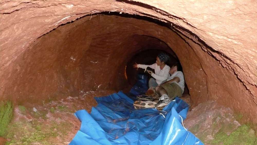 তবে এই প্রক্রিয়ায় তাঁদের কাছে চ্যালেঞ্জ হয়ে দাঁড়িয়েছে সময়। ব্রাজিলের মাটির নীচে থাকা প্রায় দেড় হাজার সুড়ঙ্গের প্রত্যেকটির বৈশিষ্ট্য বিচার করা সহজ কাজ নয়। তবে ফ্র্যাঙ্ক জানিয়েছেন, তাঁরা চেষ্টা চালাচ্ছেন এবং আশা করছেন আরও অনেকে এ ব্যাপারে তাঁদের সাহায্য করতে এগিয়ে আসবেন। 