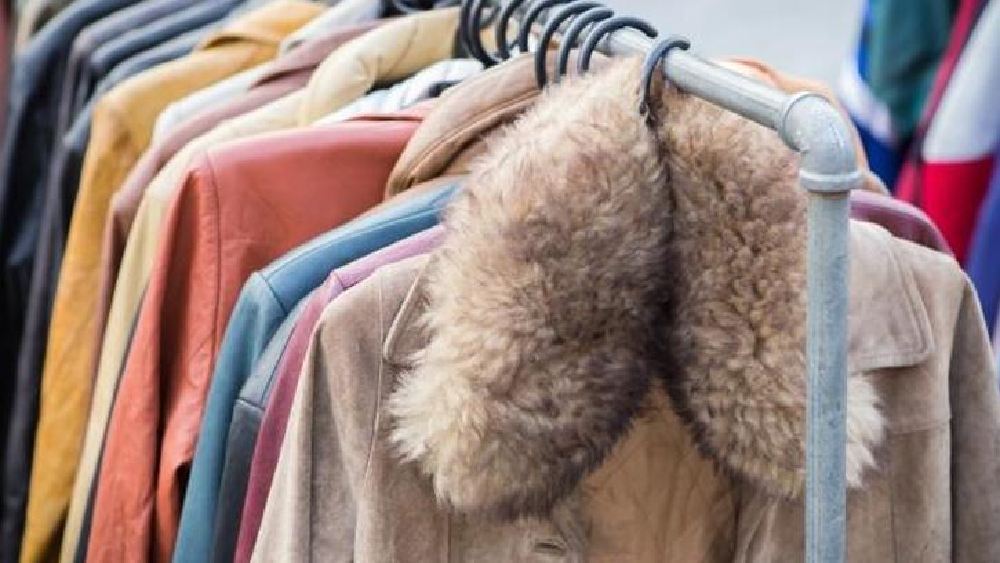 ফুটপাথে পৌঁছে যায় নেটমাধ্যমের ফ্যাশন।