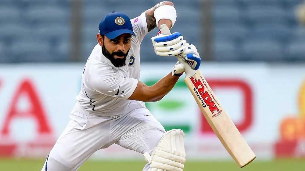 বিরাট কোহলী: বিতর্ক জুড়ে গিয়েছে কোহলীর নামের সঙ্গে। সাদা বলের ক্রিকেটে ভারতকে আর নেতৃত্ব দেবেন না তিনি। লাল বলের খেলায় নিজেকে প্রমাণ করতে চাইবেন তিনি। এ হেন কোহলীর ব্যাট থেকে কি শতরান আসবে আফ্রিকার মাঠে?