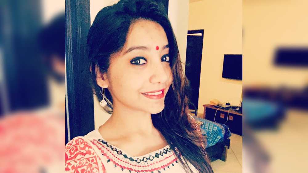 দিন কয়েক আগেই সেই বিয়ের এক বছর পূর্ণ হয়েছে। আচমকাই প্রয়াত হলেন পঙ্খুড়ী।